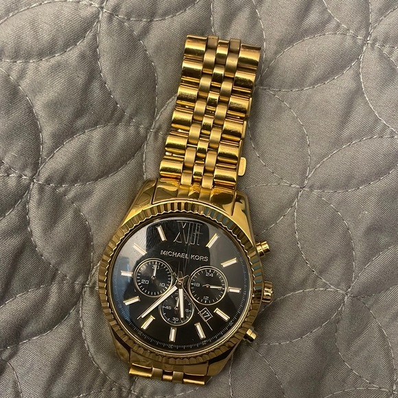 Michael Kors Gold Stainless Steel Watch. - Picture 1 of 4